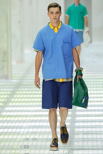 Look 27